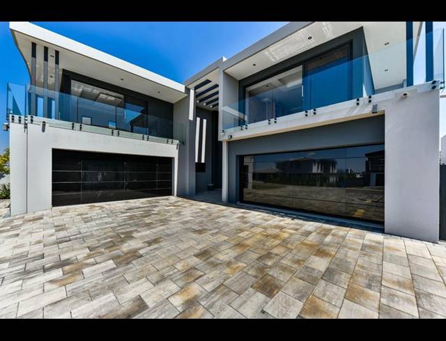 5 BEDROOM HOUSE FOR SALE IN SIX FOUNTAINS RESIDENTIAL ESTATE